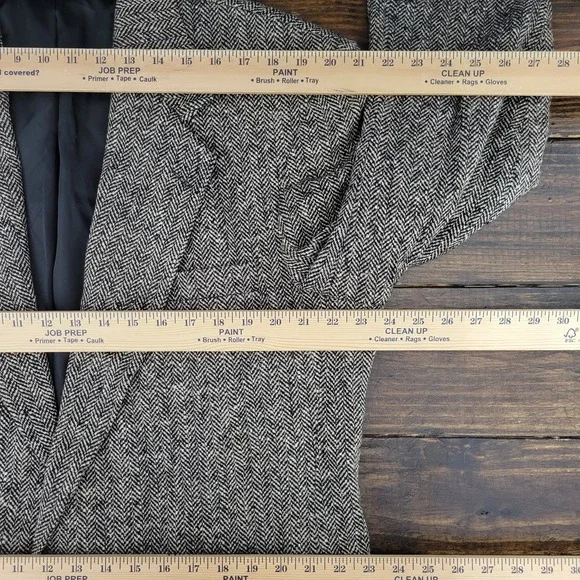 Haggar Mens Sport Coat Blazer Two Button Beige Black Herringbone City Casual 46R